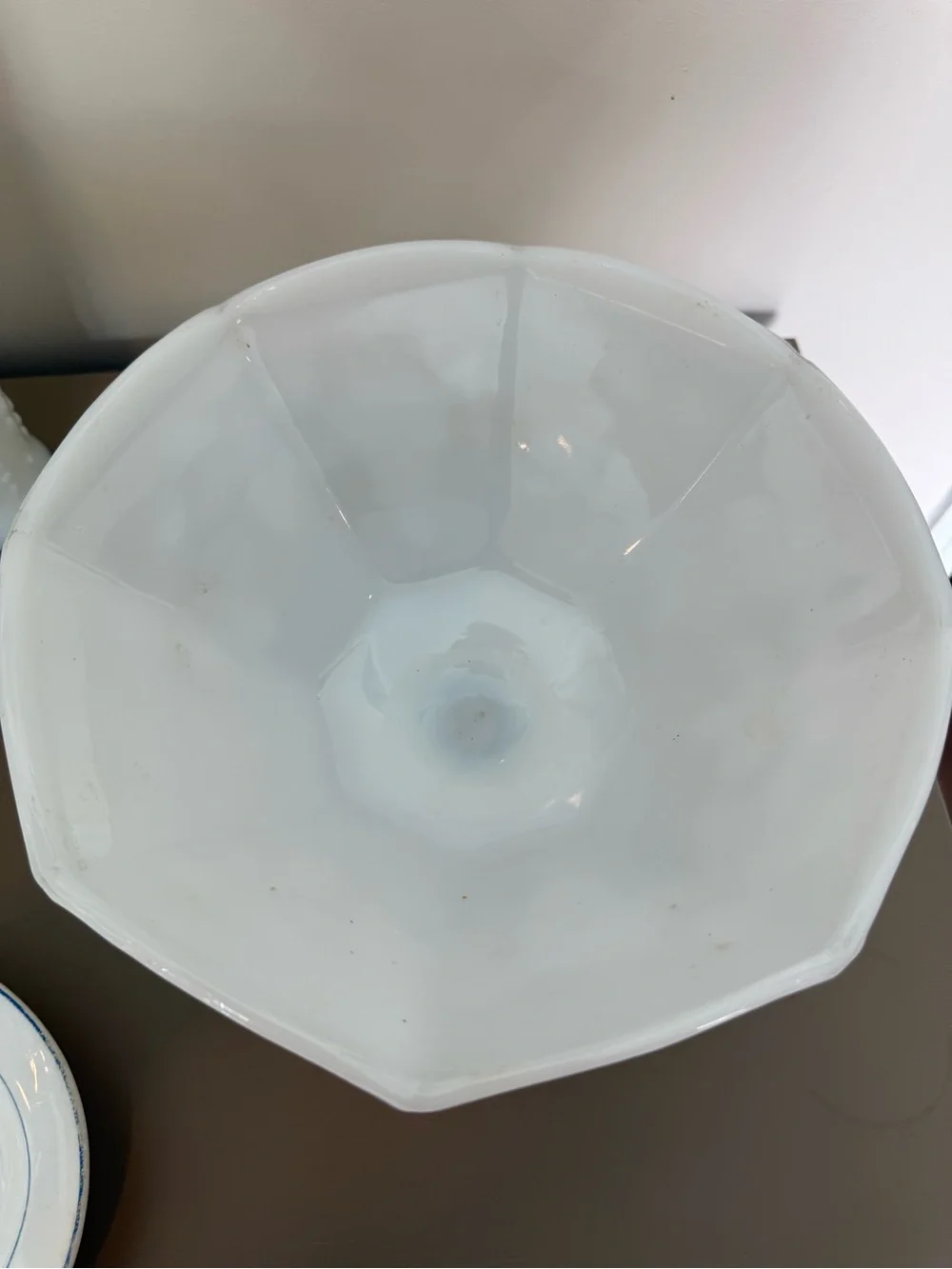 White Decorative Pedestal Fruit Bowl - Unbranded